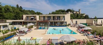 Piscine Extérieure + Espace Bien Etre