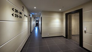 Hallway - ZONE Hotels, Telok Panglima Garang (Teluk Panglima Garang)
