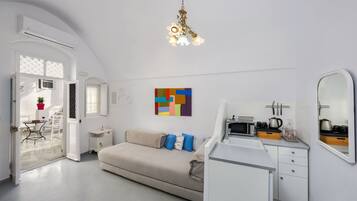 Smart TV, DVD player, books, music library