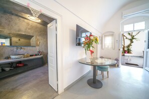 Interior - SantoriniParadise: TRADITIONAL APARTMENT in Oia (Oia)
