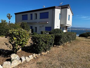 Exterior - Villa Fertilia sea front - Key to Villas (Fertilia)
