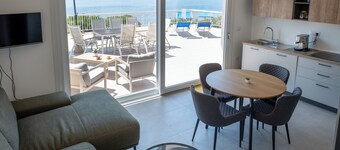 Villa Fertilia sea front - Key to Villas