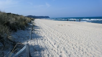 Una spiaggia nelle vicinanze