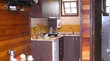 Cabin | Bếp riêng | Tủ lạnh, lò vi sóng, bếp nấu, ấm điện