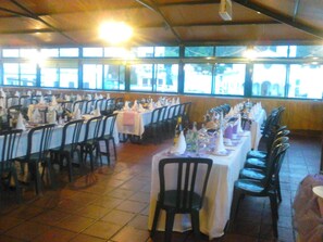 Restaurant - Cabañas Valle Verde (Moya)