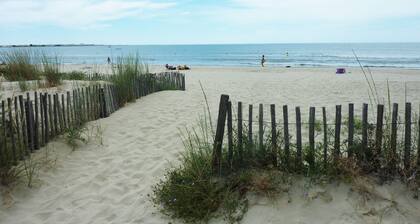 Appartement de plein pied avec piscine privative dans mas restauré