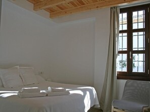 3 Schlafzimmer, Schreibtisch, Bügeleisen/Bügelbrett, WLAN