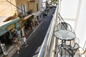 Outdoor dining - Aristea Hotel (Agios Nikolaos)