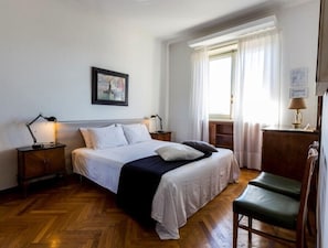 Junior-sviitti (Giacometta) | Työpöytä, ilmaiset vauvansängyt, ilmainen Wi-Fi, vuodevaatteet