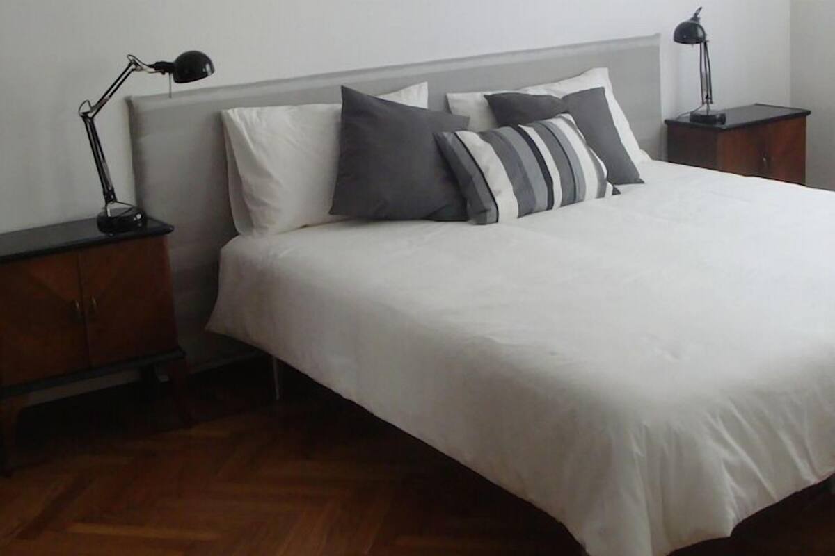 Suite junior (Giacometta) | Escritorio, cunas gratuitas, wifi gratis y ropa de cama