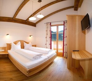 4 Schlafzimmer, Zimmersafe, Bügeleisen/Bügelbrett, Reisekinderbett