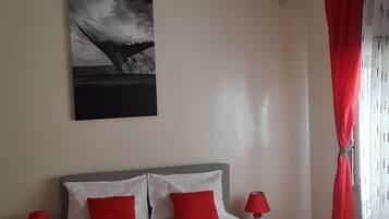 1 bedroom, desk, iron/ironing board, WiFi