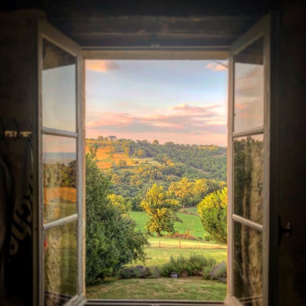 Interior - Haven of peace in the heart of Aveyron (Bessuejouls)