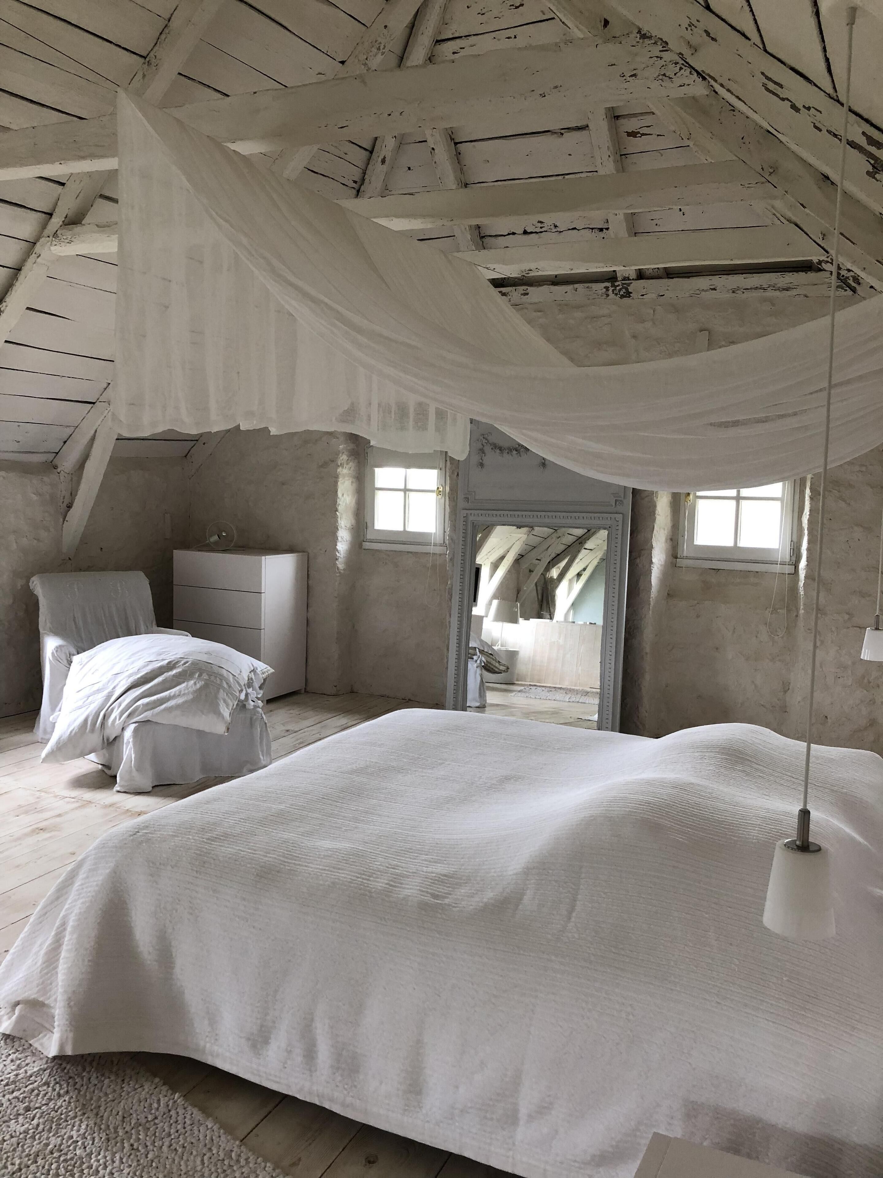 6 habitaciones, tabla de planchar con plancha, wifi y ropa de cama 