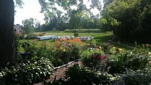 Outdoor dining - Garden Lodging In A Peaceful Country Farm Setting ~ "Longspur" House  (Carrington)