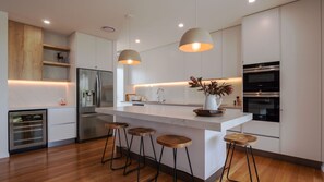 Fridge, oven, dishwasher, toaster