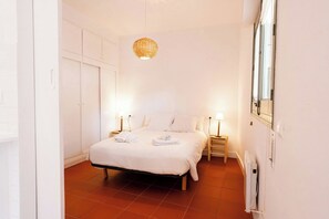 1 chambre, fer et planche à repasser, Wi-Fi, draps fournis