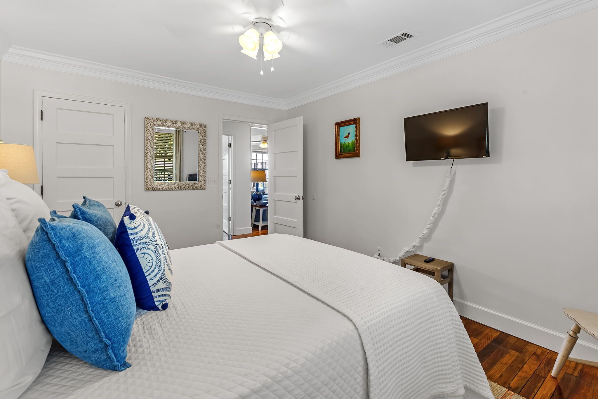 2 bedrooms, desk, iron/ironing board, travel crib