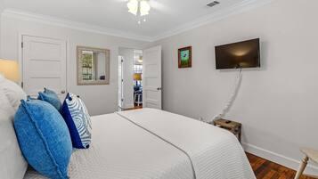 2 bedrooms, desk, iron/ironing board, travel crib