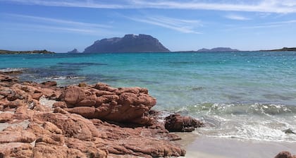 Sardinian villa surrounded by nature, incomparable view of Porto Istana bay