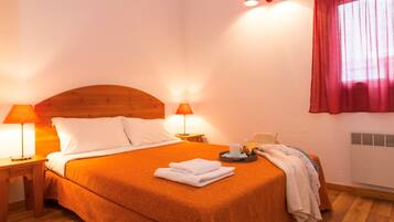 1 bedroom, free WiFi, bed sheets