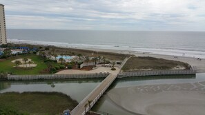 On the beach - Oceanfront Oasis (Myrtle Beach)