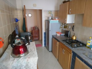 Kühlschrank, Mikrowelle, Ofen, Toaster