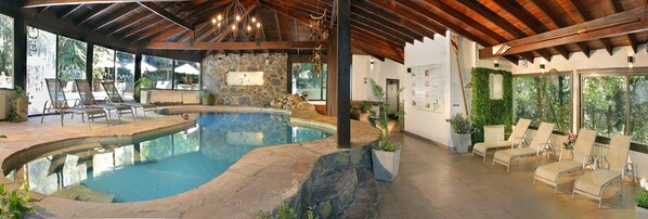 Indoor pool, seasonal outdoor pool, sun loungers
