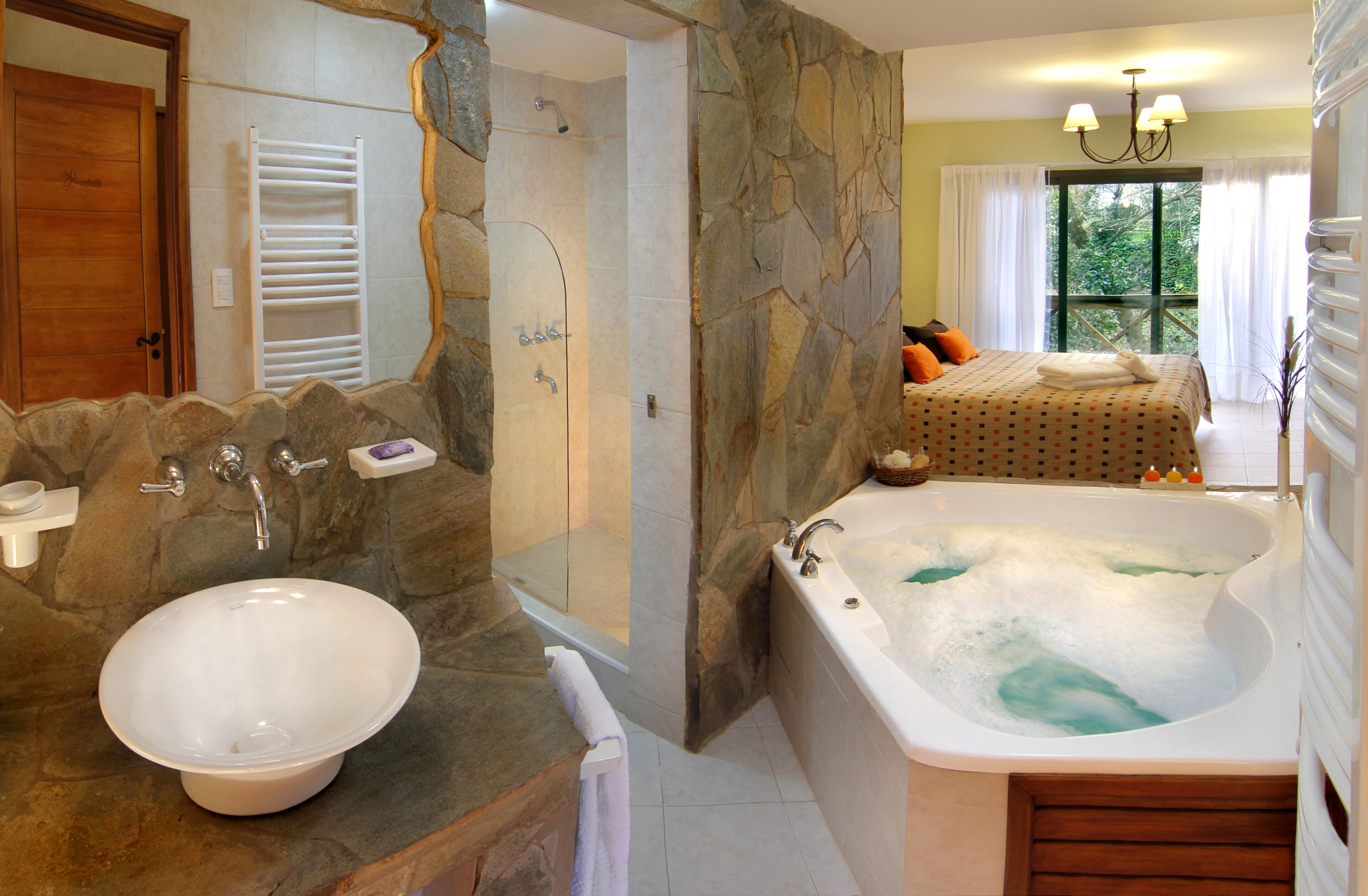 Bañera de hidromasaje privada