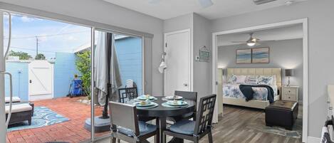 1 chambre, fer et planche à repasser, Wi-Fi gratuit, draps fournis