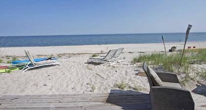 Newly Renovated Beach House Vineyards Farms Hampton's