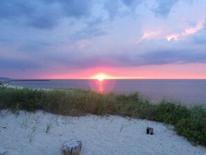 Beach | On the beach - Degan Beach Home in the Sand 1m Vineyards Farms The Degan (Wading River)