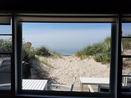 Private Romantic Beach House Vineyards, Farms, North Fork Sleeps