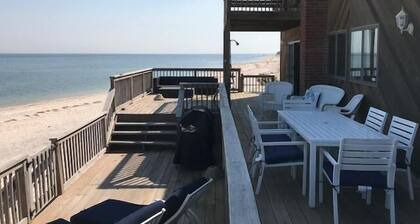 Dorey · Ocean Views Largest Beach House Directly on Beach!