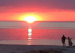 House, Multiple Beds (Beautiful Waterfront Colonial) | Beach | On the beach - Beautiful Waterfront Colonial (Wading River)