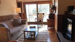 Living area - True Beach House On The Beach! Once Upon A Tide (Wading River)