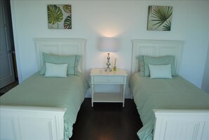 6 bedrooms - Private Home In Sag Harbor / Southampton With Pool & Jacuzzi (Southampton)