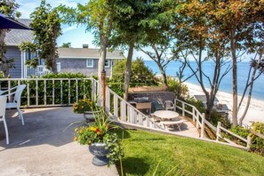 Terrace/patio - Cottage by the sea (Wading River)
