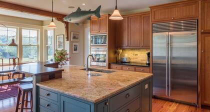 Highfields en Edgecomb es un alquiler de lujo en Maine compuesto por un complejo de tres edificios y capacidad para 17 personas