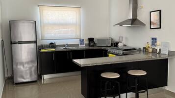 Fridge, microwave, oven, stovetop