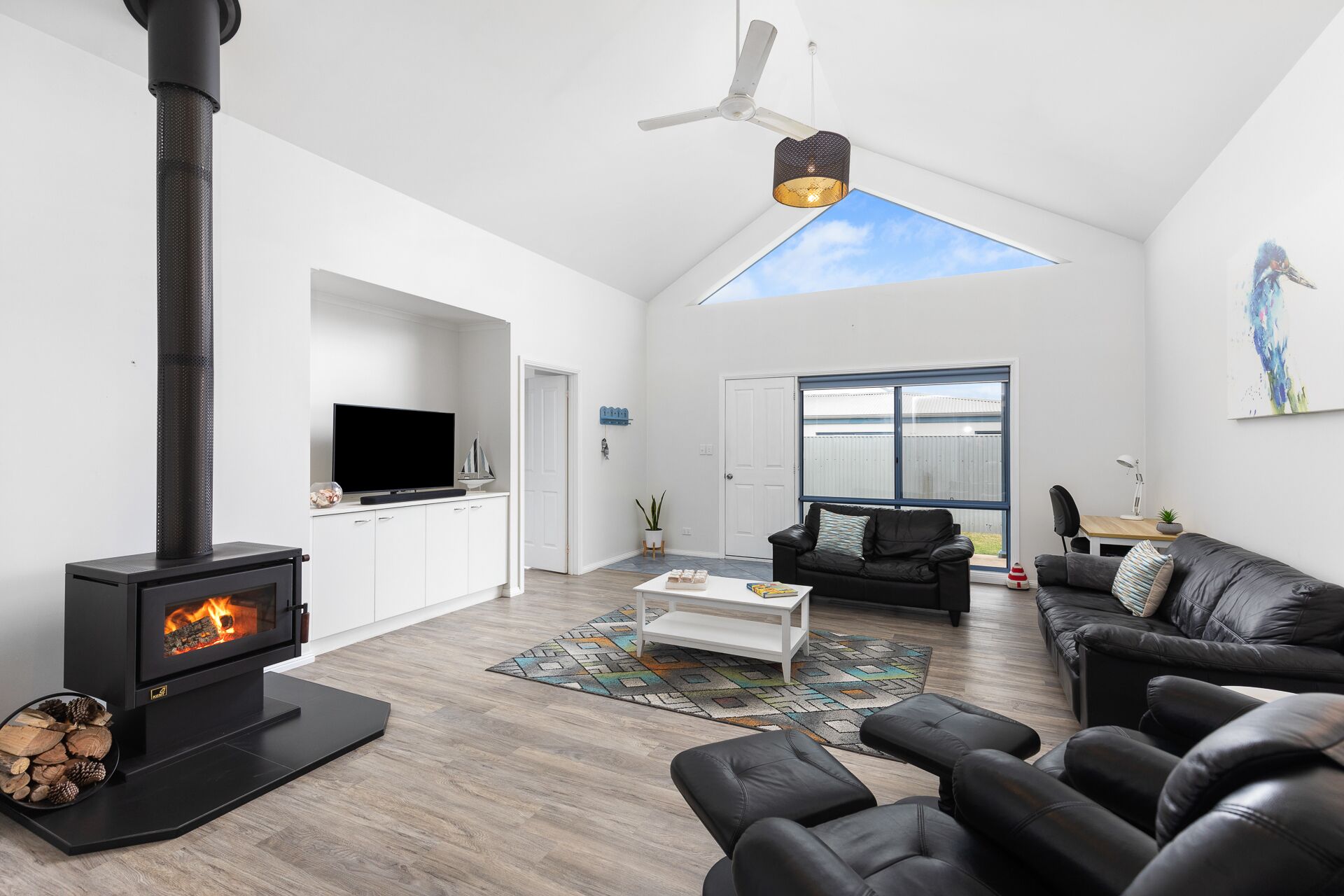 Smart TV, DVD player, books