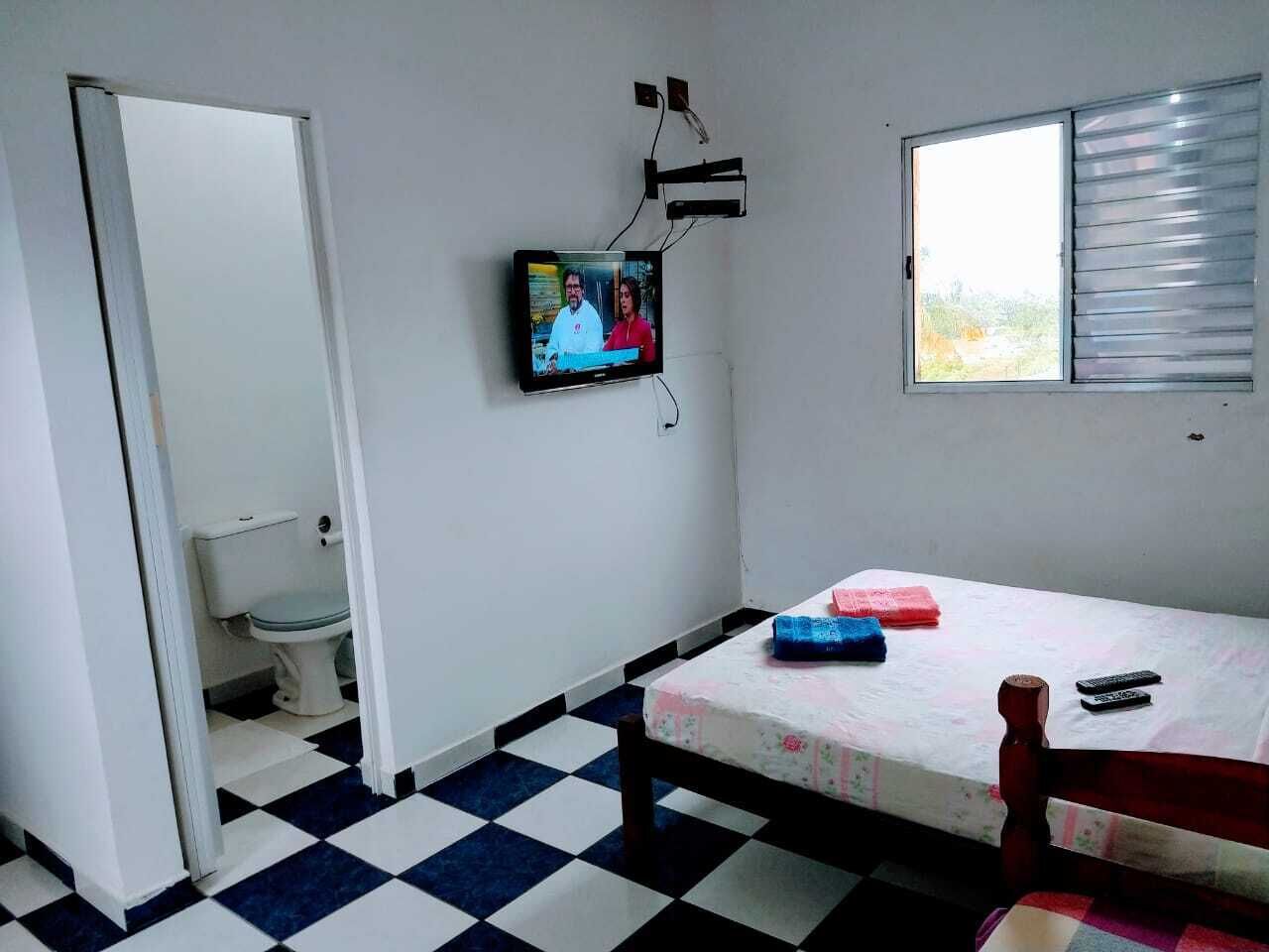 1 bedroom, desk, WiFi, bed sheets