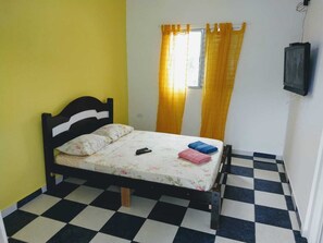 1 habitación, escritorio, wifi y ropa de cama 