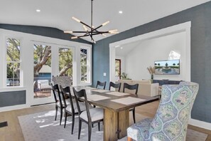 Dining - Award-Winning Resort Amenities | 15 on 57th by Wild Dunes (Isle of Palms)
