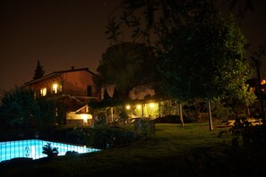 Exterior - Luxury Villa with Large Pool, Vineyard, Views of the Sea, Taormina  and Mt.Etna (Acireale)