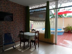 Daily continental breakfast (USD 5 per person)