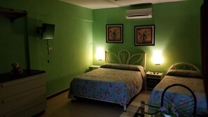 Triple Room, Multiple Beds, Pool View