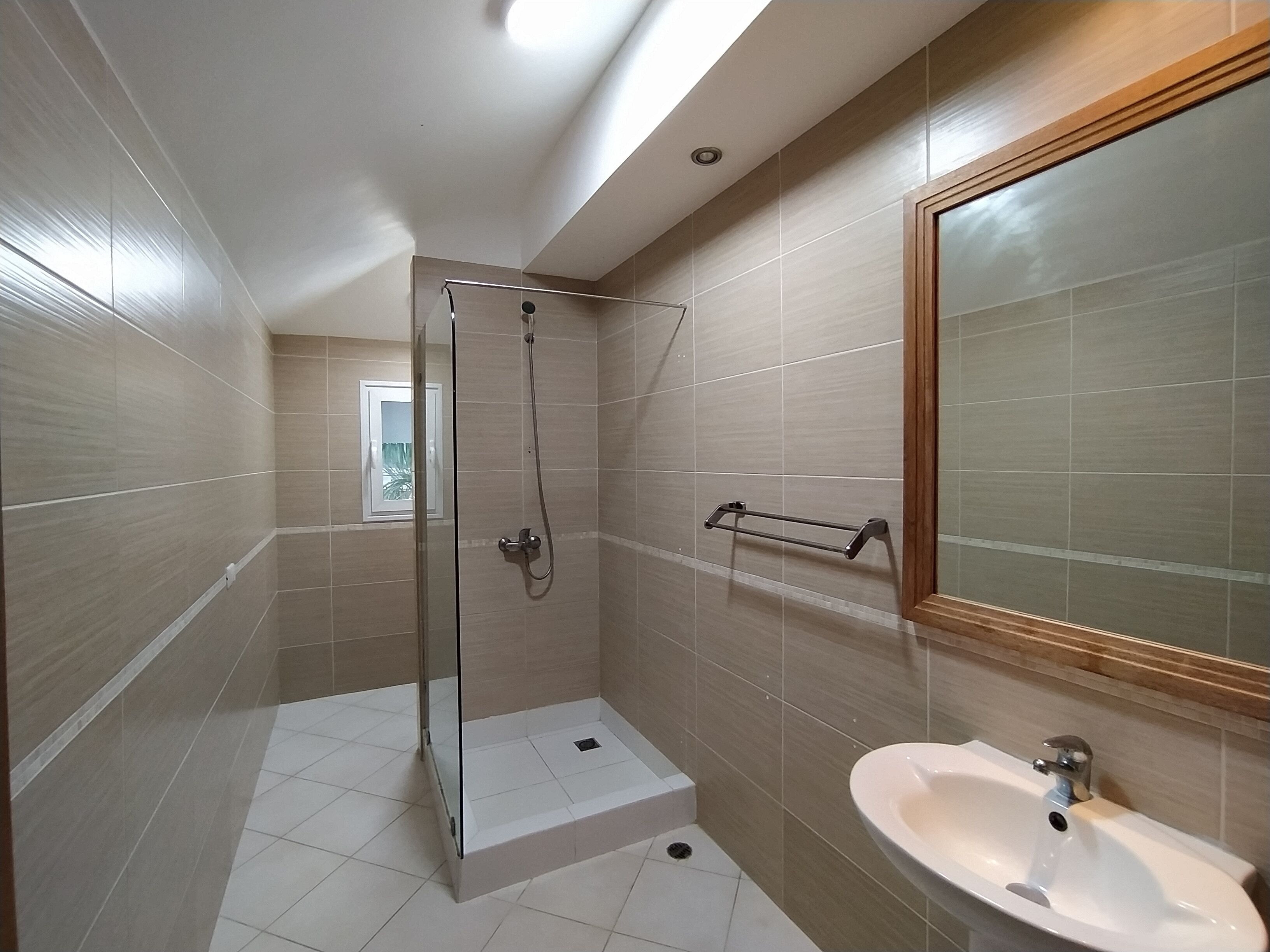 premium penthouse | bathroom shower