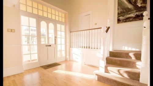 Spacious 5 bedroom Southwold home, all en-suite, close to pier and town