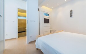 2 bedrooms, in-room safe, free WiFi, bed sheets - Gorgeous apartment in Murter (Murter)